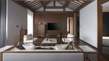 Family Suite, Patio | Living room | Printers
