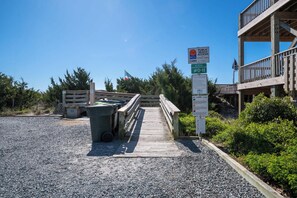 Property grounds - Ebb Tide- Topsail Beach Coastal Retreat (Holly Ridge)