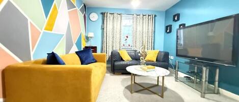 House, 3 Bedrooms | Living room