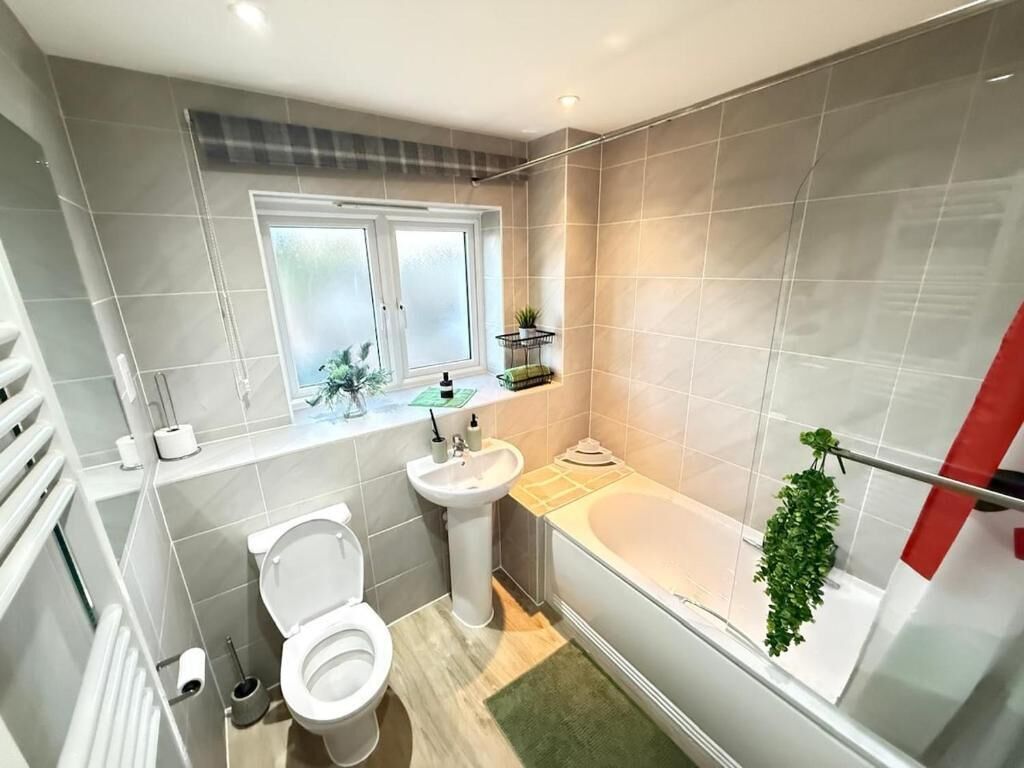 House, 3 Bedrooms | Bathroom