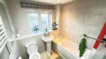 House, 3 Bedrooms | Bathroom