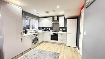 House, 3 Bedrooms | Laundry