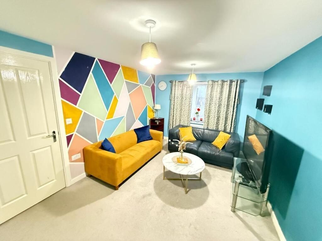 House, 3 Bedrooms | Living room