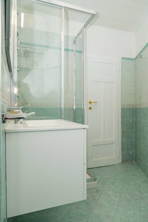 Comfort-lejlighed - byudsigt | Badeværelse