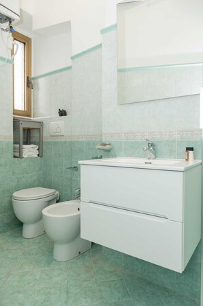 Comfort Apartment, City View | Bathroom - Casa Sai (Rome)