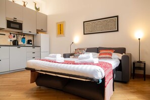 Comfort Apartment, City View | Laptop workspace, iron/ironing board - Casa Sai (Rome)