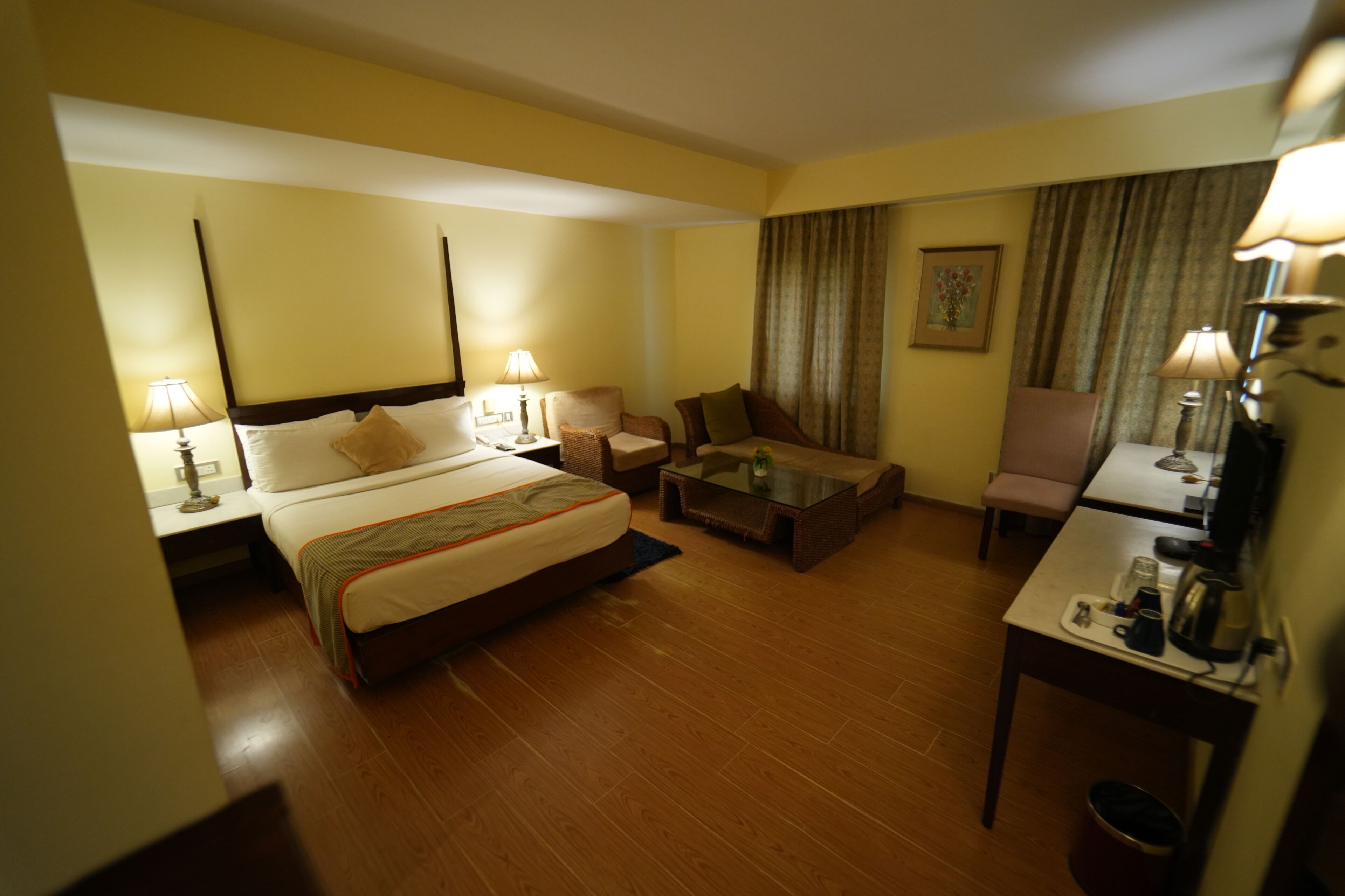 Desk, laptop workspace, iron/ironing board, free WiFi