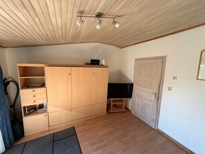 Interior - Apartment 'Fewo 3 Garten' with Shared Garden and Wi-Fi (Gelting)