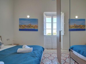 Iron/ironing board, WiFi, bed sheets