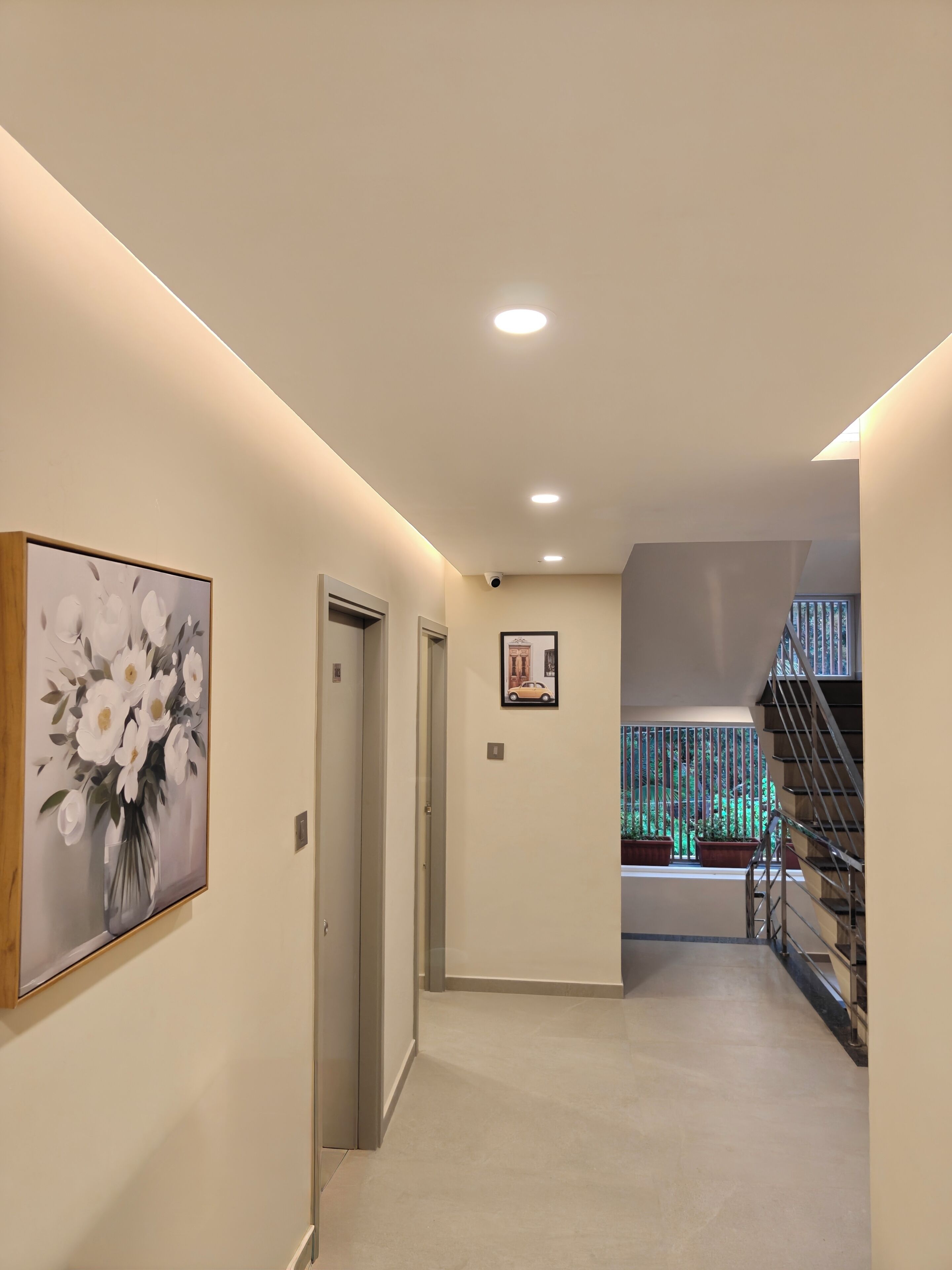 Deluxe Double Room, Balcony, City View | Interior