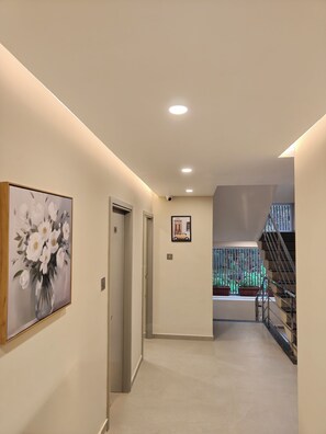 Deluxe tweepersoonskamer, balkon, uitzicht op de stad | Interieur