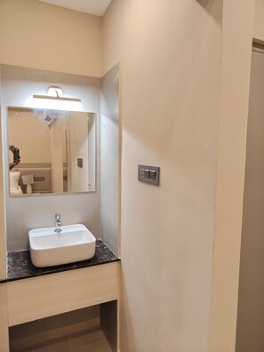 Bathroom - AYWA Hotels (Kanayannur)