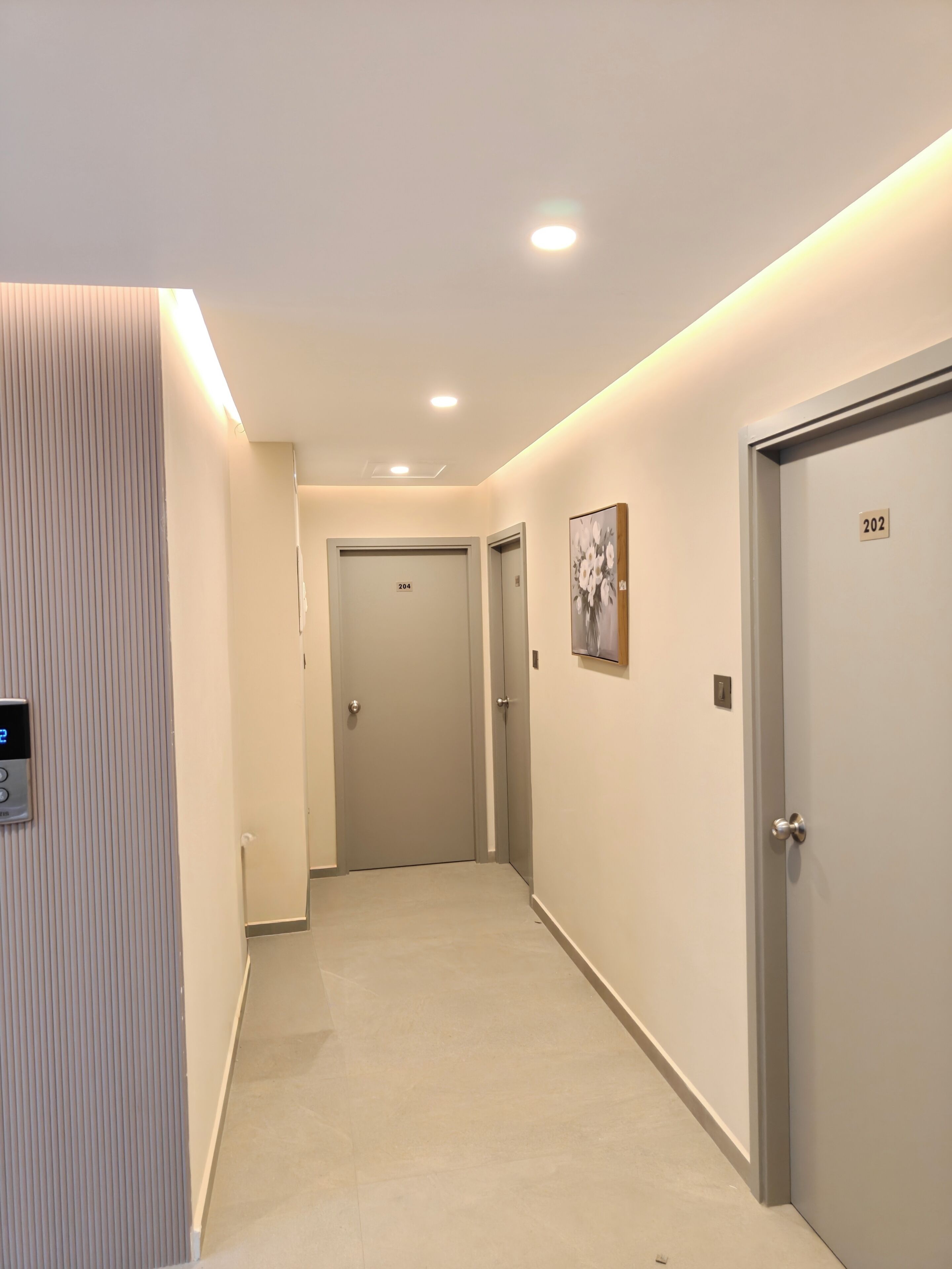 Deluxe Double Room, Balcony, City View | Interior