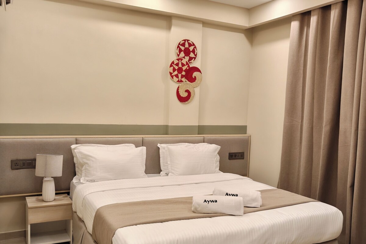 ห้องดีลักซ์ดับเบิล, วิวเมือง | ผ้าปูที่นอนฝ้ายอียิปต์, เครื่องนอนระดับพรีเมียม, โต๊ะทำงาน