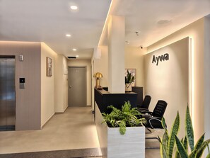 Deluxe Double or Twin Room | Lobby - AYWA Hotels (Kanayannur)