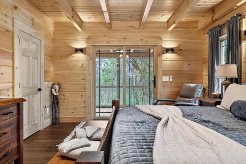 Family-friendly cabin with game room and backyard!