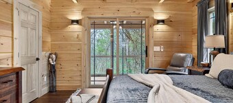 Family-friendly cabin with game room and backyard!