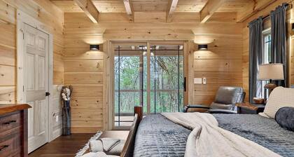 Family-friendly cabin with game room and backyard!