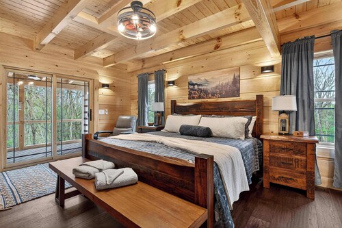 Spacious family cabin with game room and backyard!