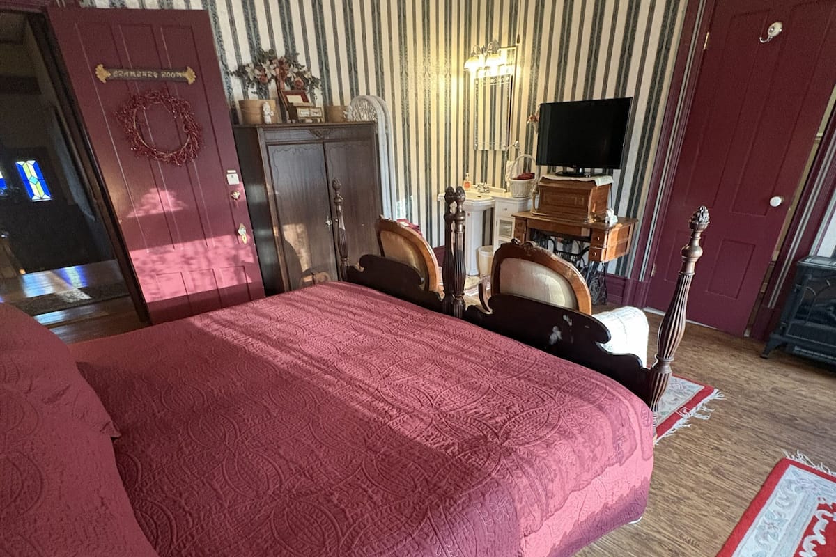 Comfort-huone, 1 suuri parisänky, tupakointi kielletty, näköala mäelle | Ilmainen Wi-Fi