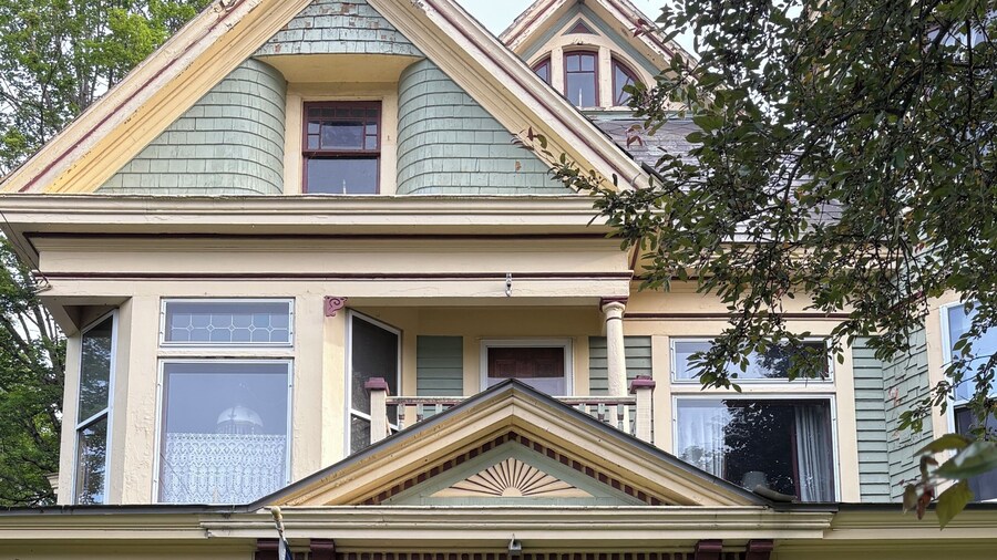 Bentley House Bed and Breakfast