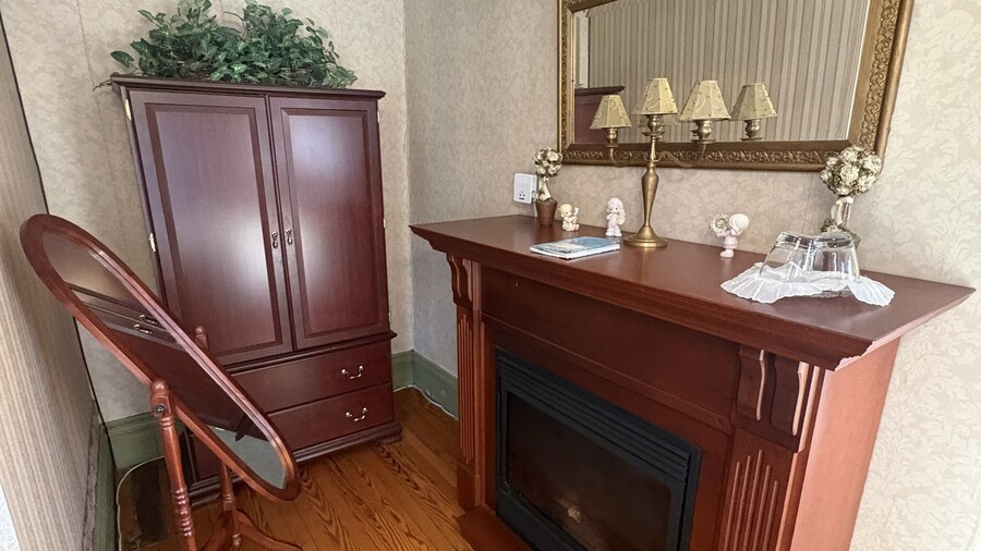 Bentley House Bed and Breakfast
