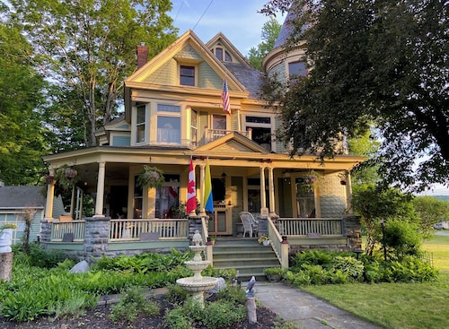 Bentley House Bed and Breakfast