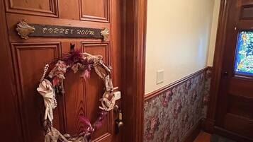 Quarto superior, 1 cama Queen, para não fumantes, ar-condicionado | Parte interna
