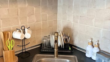 Comfort Studio, Pool Access | Dapur kecil peribadi