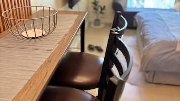 Comfort Studio, Pool Access | Ruang tamu