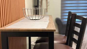 Studio Comfort, akses ke kolam renang | Makan di kamar