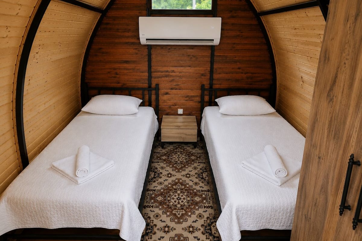 Economy Twin Room, Patio | Minibar, free WiFi, bed sheets