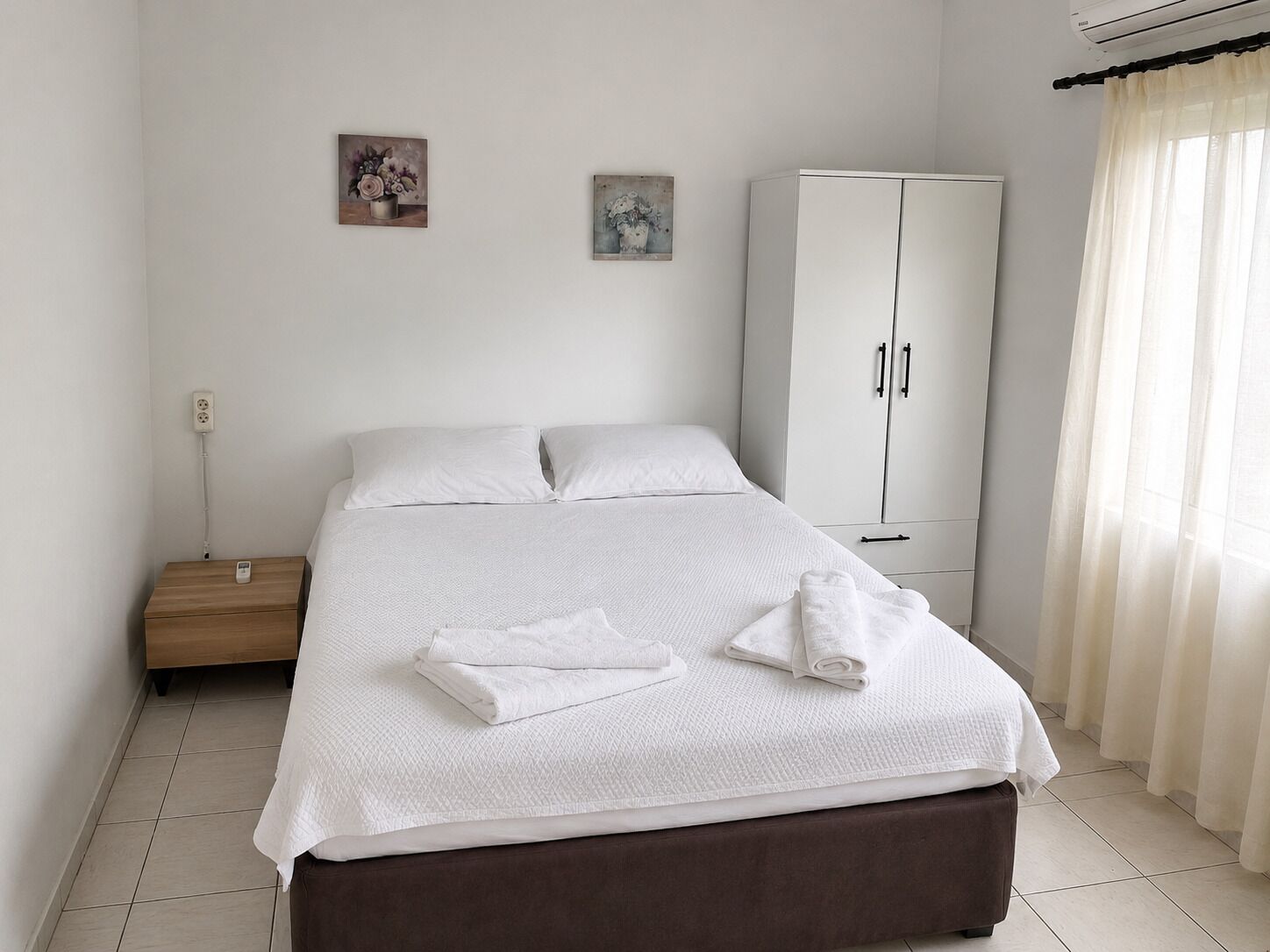 Eenvoudige kamer, patio, uitzicht op tuin | Gratis wifi