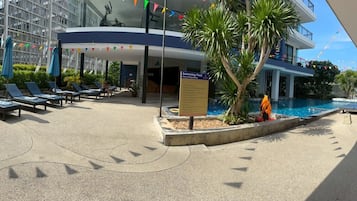 Apartment, 3 Bedrooms, Accessible, Smoking | Pool