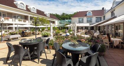 A Welcoming Escape with On-site Restaurant, Free Parking, and Quiet Comfort