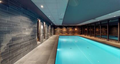 Perfect Getaway with On-site Pool, Dining, Free Parking, and a Tranquil Setting