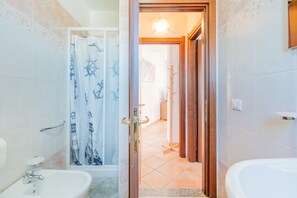 Shower, bidet - Affittimoderni Valledoria - La Duna Bianca (Valledoria)