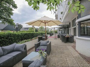 Terrace/patio - Modern Room Perfect for Family Nature Trips Near Speelbos Nijverdal (Hellendoorn)