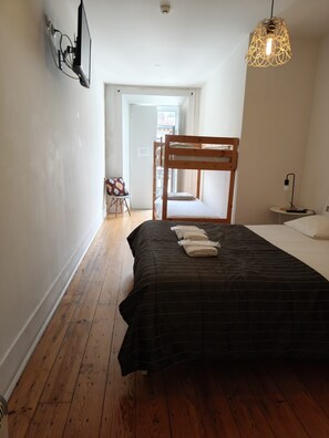 2 chambres, fer et planche à repasser, Wi-Fi gratuit, draps fournis