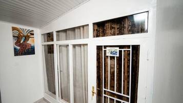 Standard Double Room, Balcony, Courtyard View | Interior