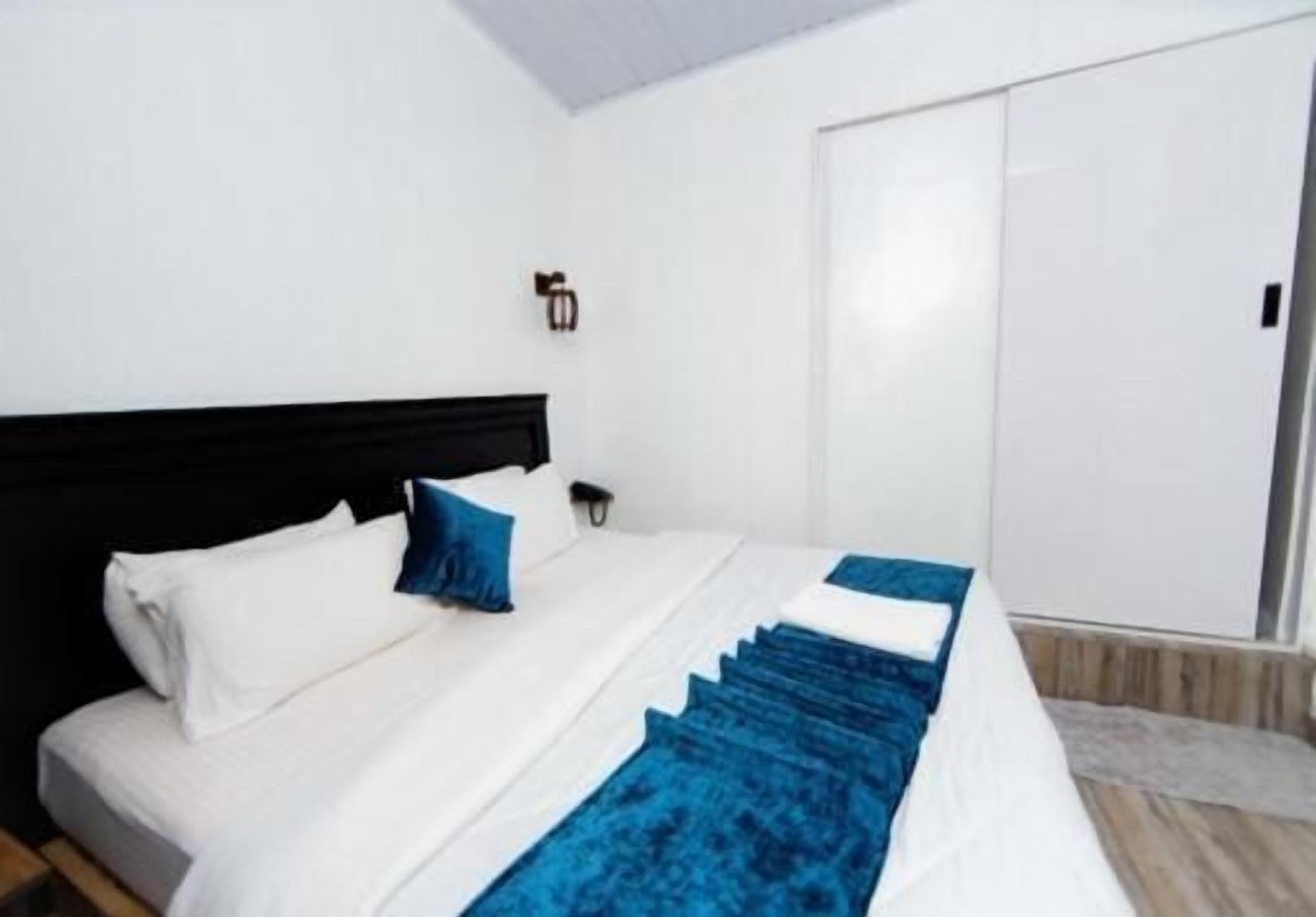 Tweepersoonskamer, balkon, uitzicht op binnenplaats