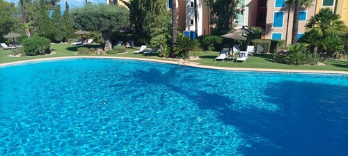 Apartamento 2 habitaciones 1 linea mar Betlem,piscinas, Sauna, Gym, Pádel, nuevo