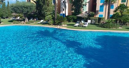 Apartamento 2 habitaciones 1 linea mar Betlem,piscinas, Sauna, Gym, Pádel, nuevo