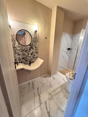 Standard Double or Twin Room, Balcony, Sea View | Bathroom - Chavalon Apartments (Kalyves)