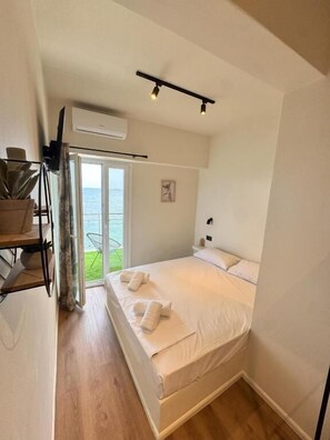 Standard Double or Twin Room, Balcony, Sea View - Chavalon Apartments (Kalyves)