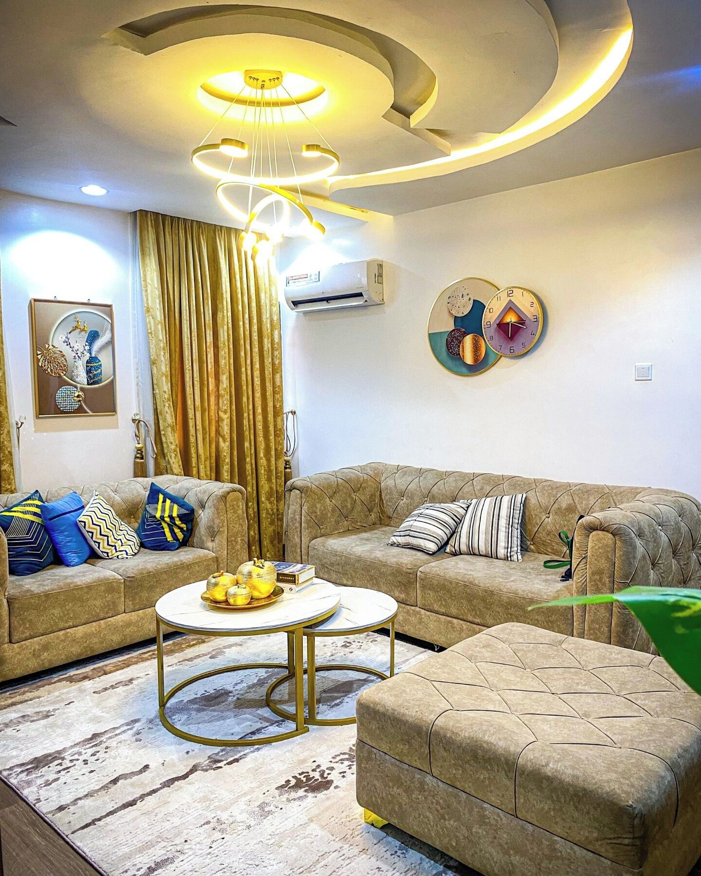 Departamento familiar, balcón, vista a la ciudad | Área de sala de estar