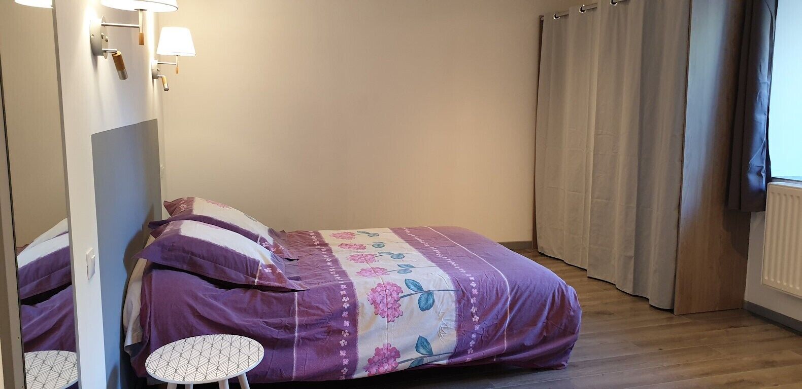 2 bedrooms, iron/ironing board, WiFi