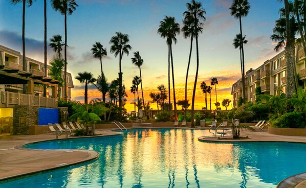 Pool - Oceanview Penthouse w/ Private Rooftop Deck (Oceanside)