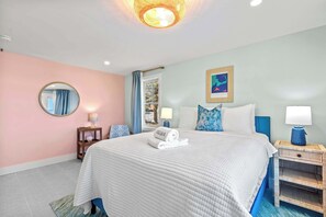 3 bedrooms, iron/ironing board, WiFi, bed sheets - Short Walk to Water, Mins to Nauset Beach, AC! (Orleans)