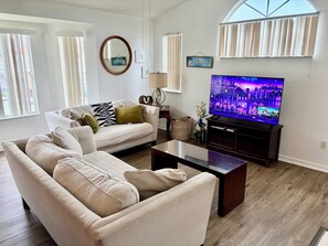 Smart TV - Grand Family Superior 3BR Condo near Disney (Four Corners)